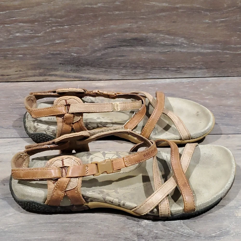Sold Merrell Women outdoor hiking shoes Sandals sz 7 athletic Strappy slip on - Picture 2 of 10
